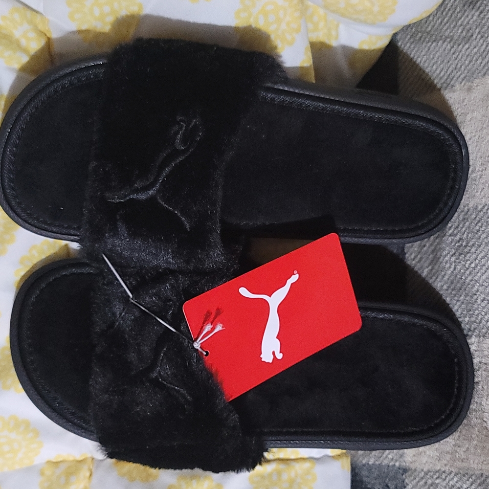 🖤Puma🖤fluffy cool cat sandals🖤 - Picture 1 of 3